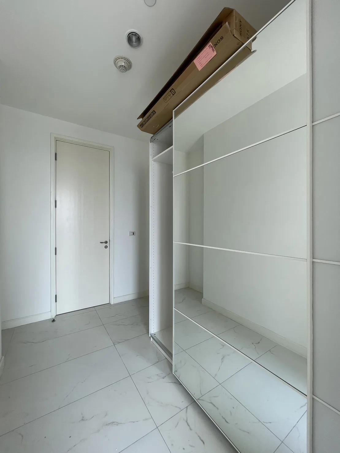 Property photos for 185 Rajadamri