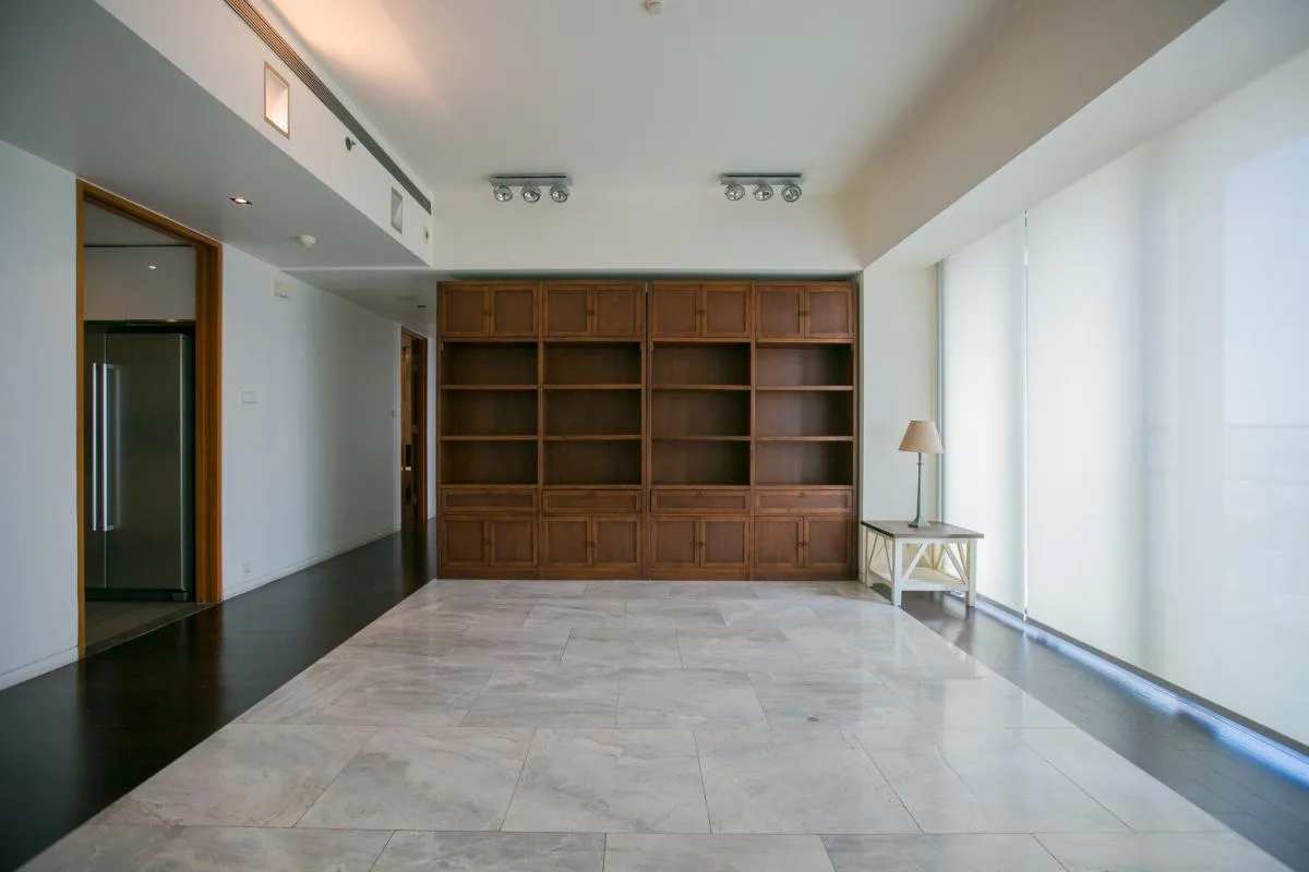 Property photos for The Met
