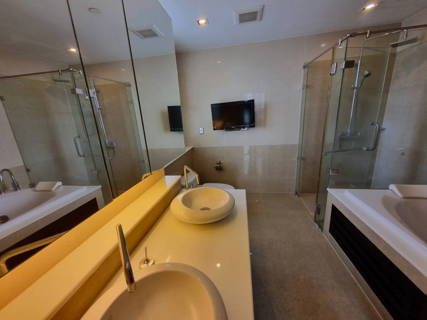 Property photos for Ideal 24