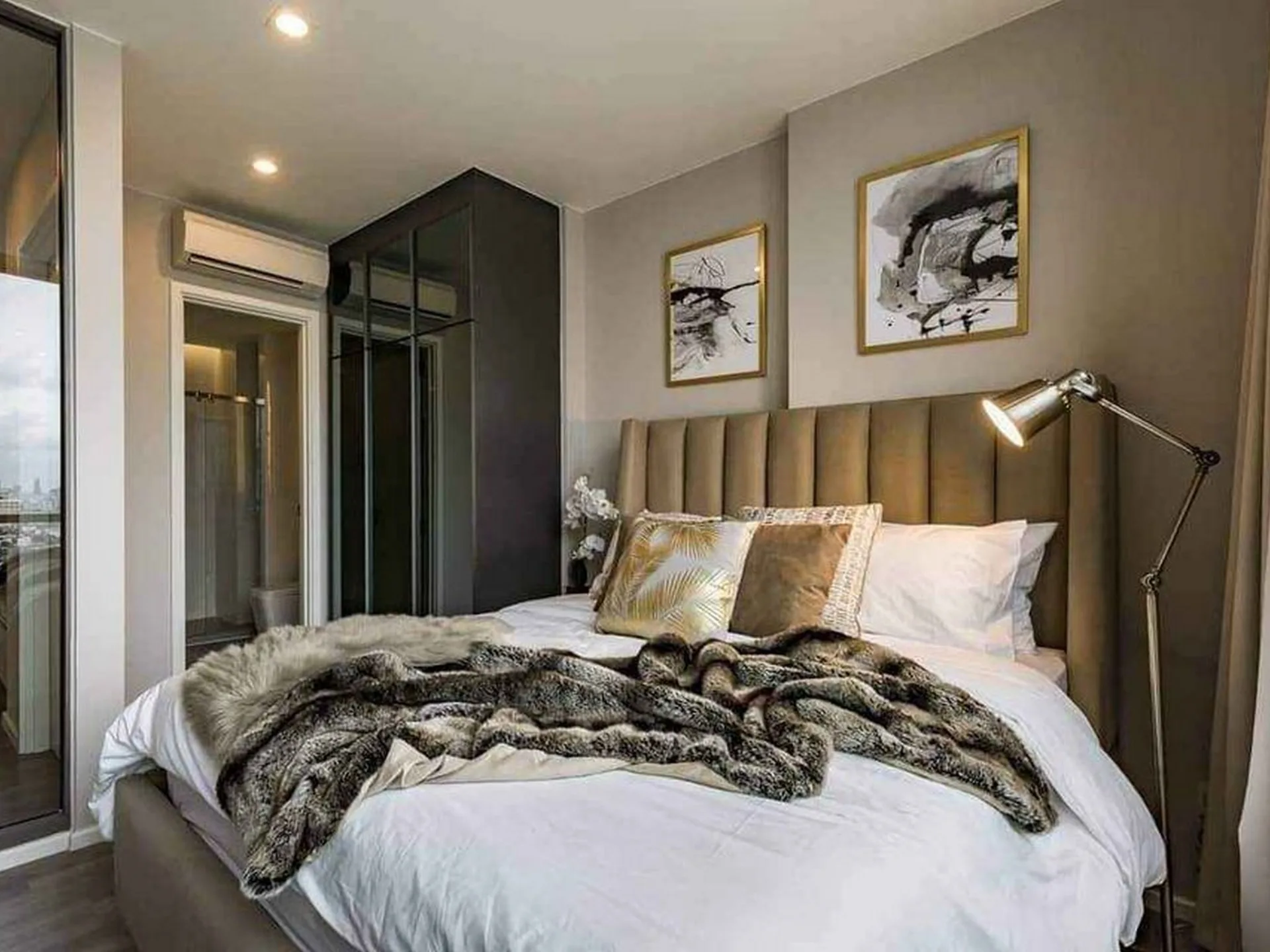 Property photos for The Room Sukhumvit 69