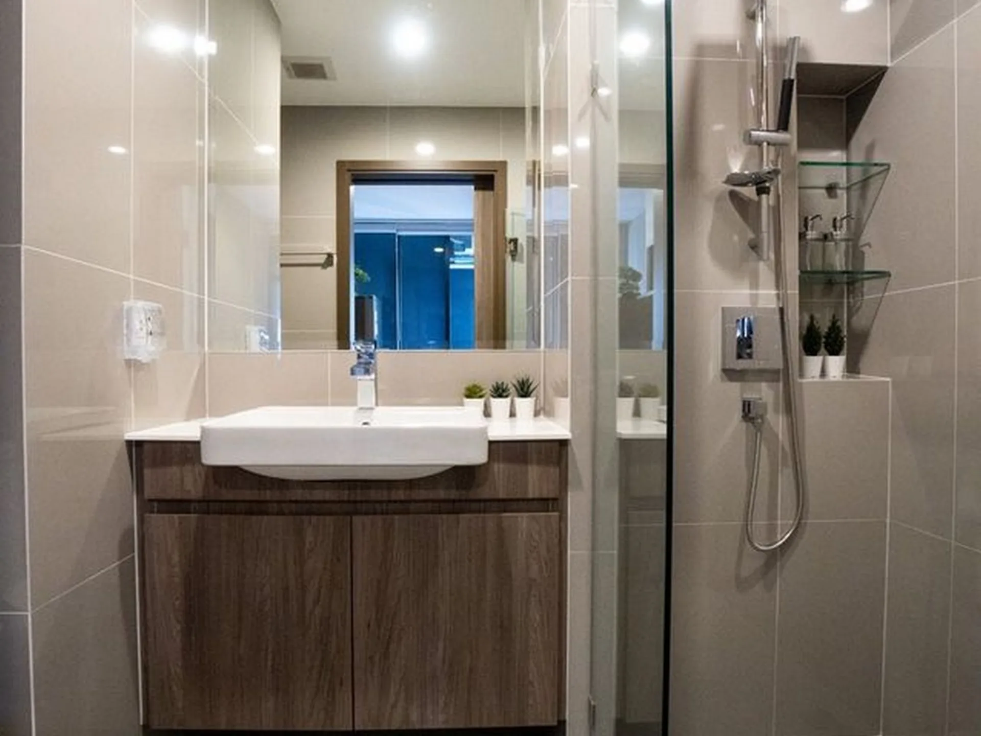 Property photos for Ideo Mobi Asoke