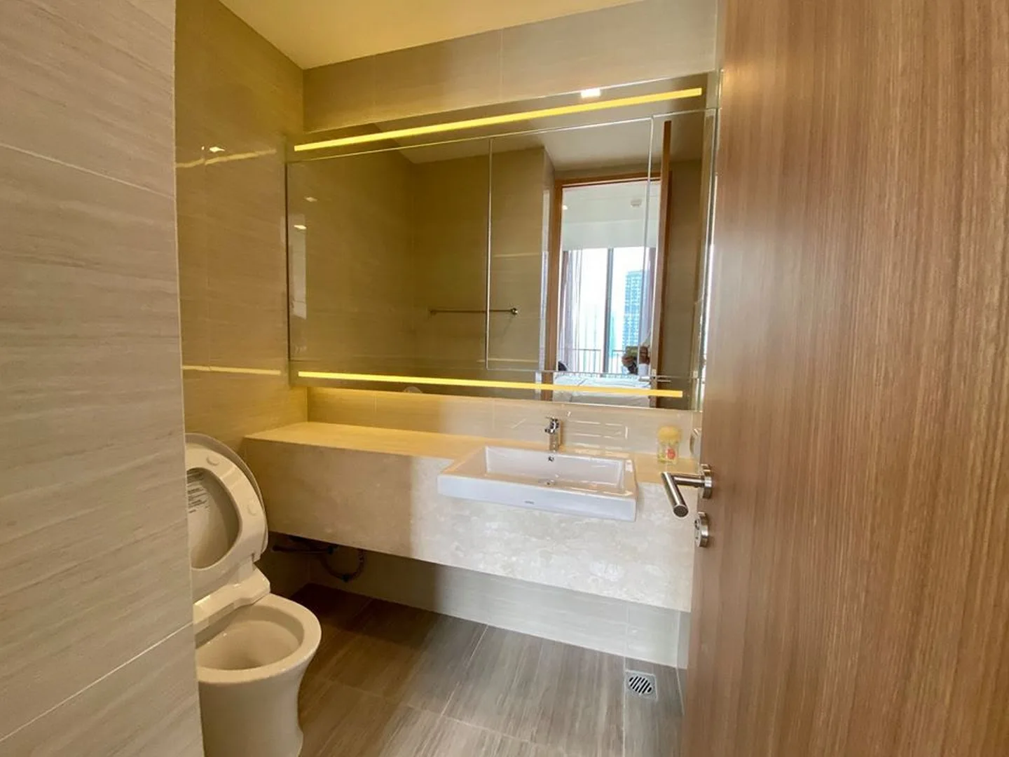 Property photos for Noble BE 33