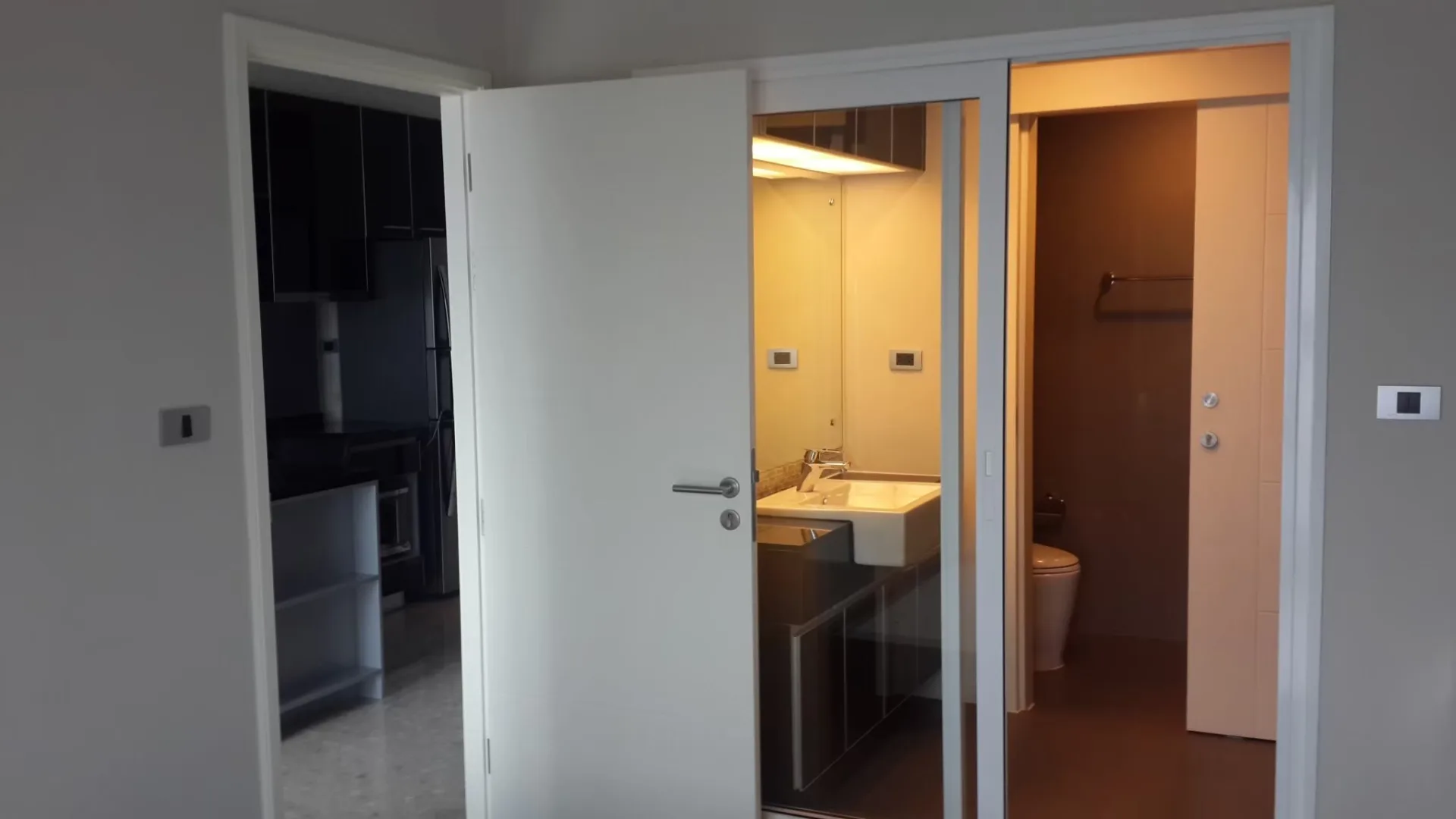 Property photos for The Crest Sukhumvit 34
