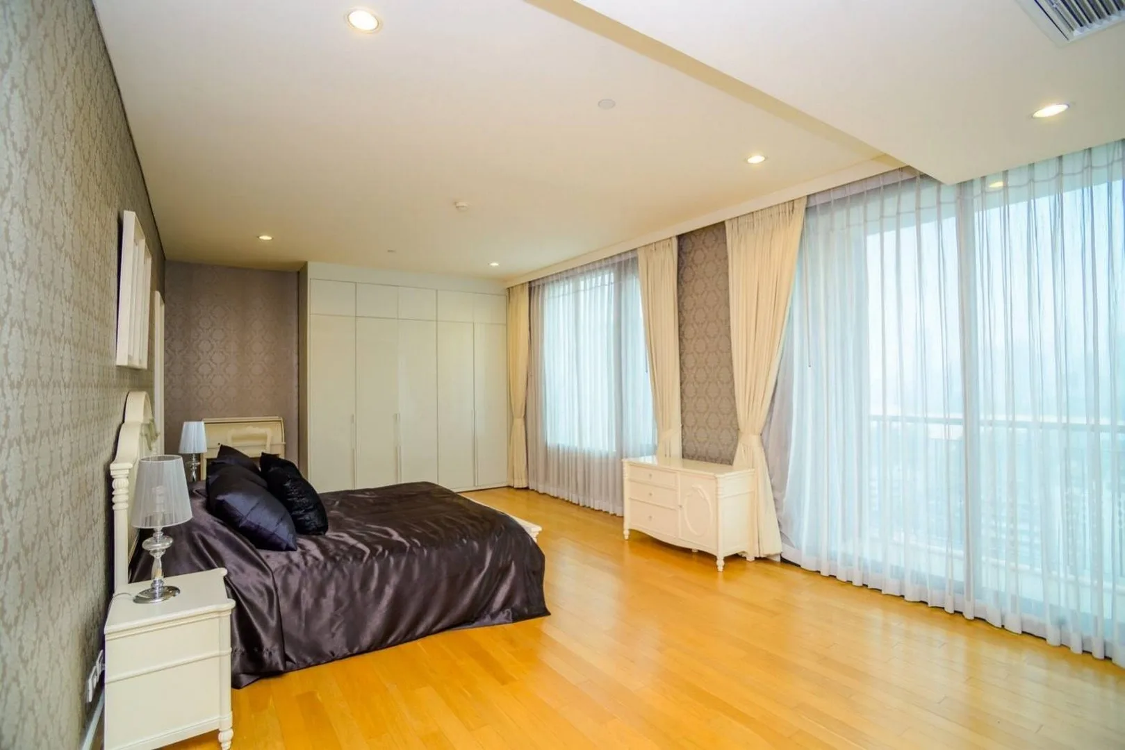 Property photos for Aguston Sukhumvit 22