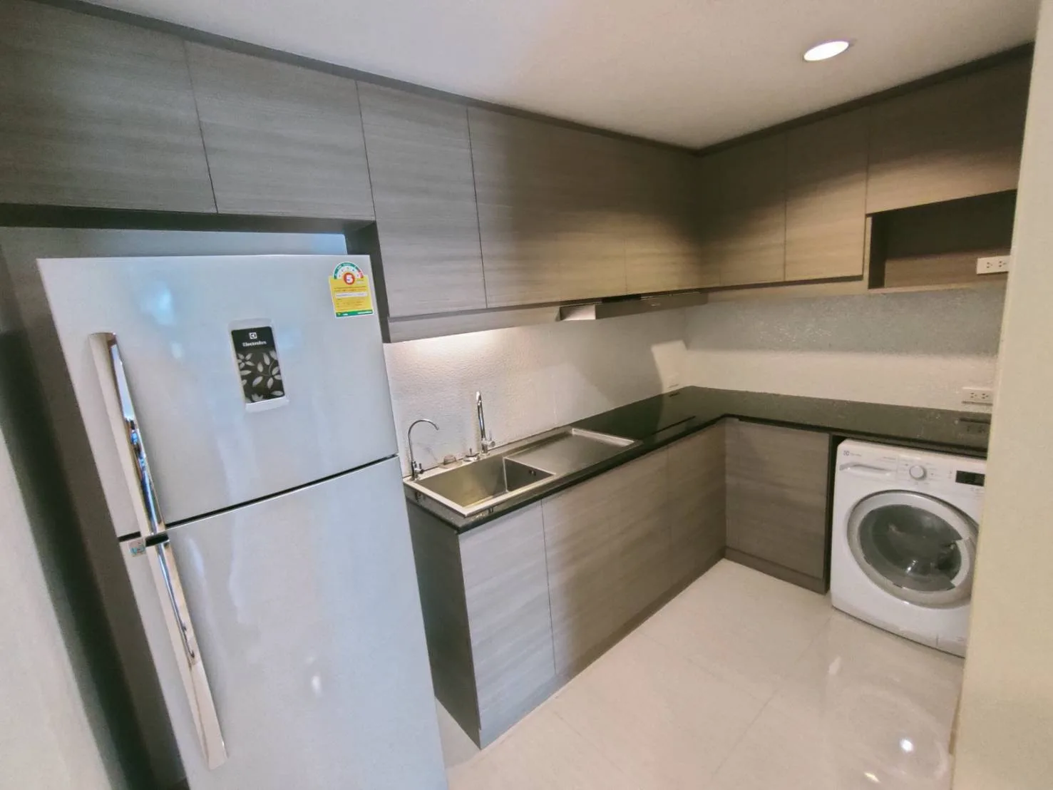 Property photos for Ploenruedee Residence
