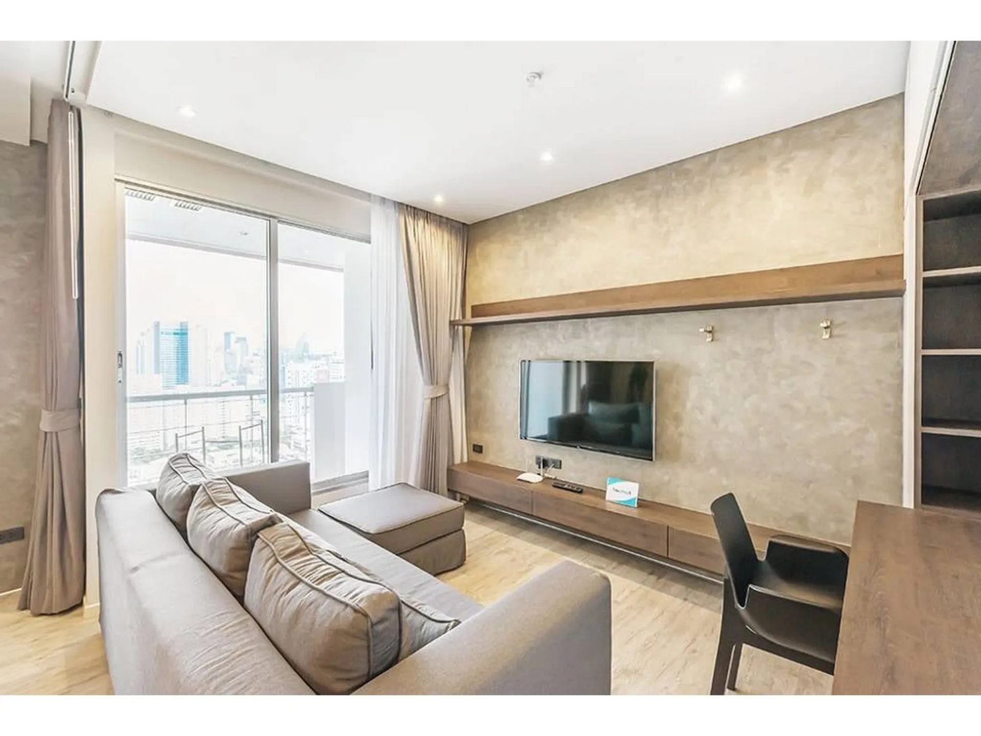 Property photos for Pathumwan Resort