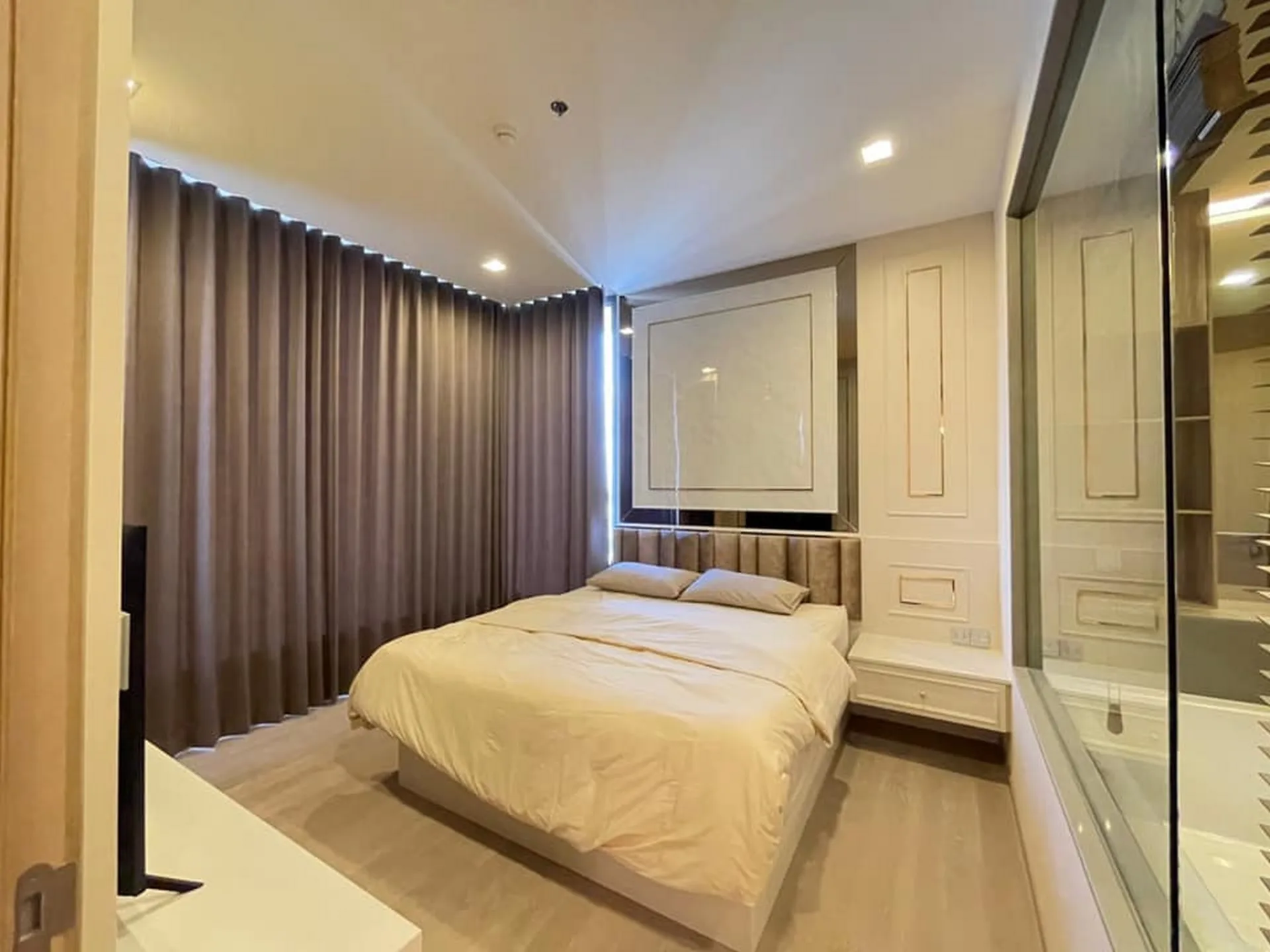 Property photos for The Esse Asoke