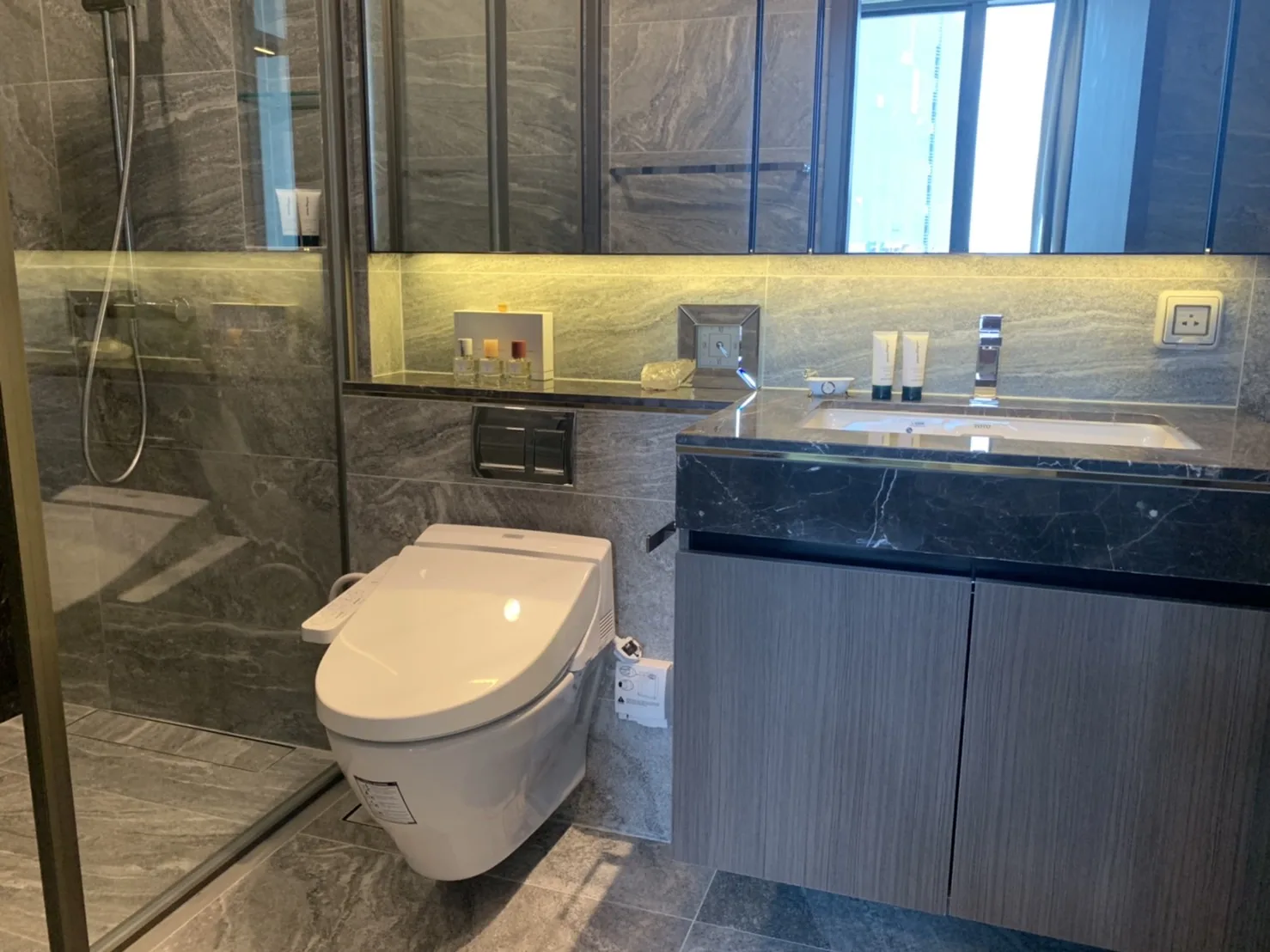 Property photos for The Esse Sukhumvit 36