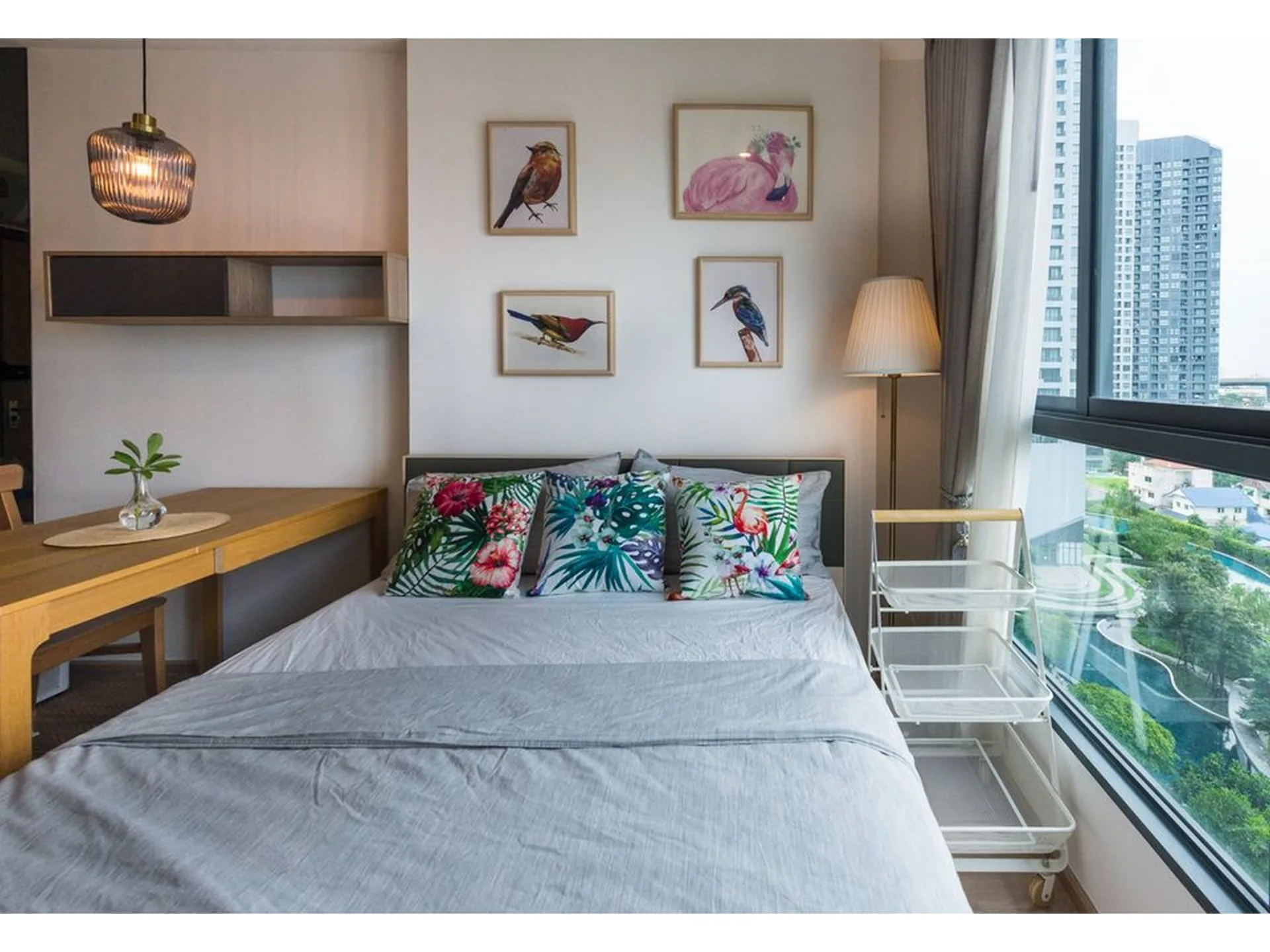 Property photos for IDEO O2