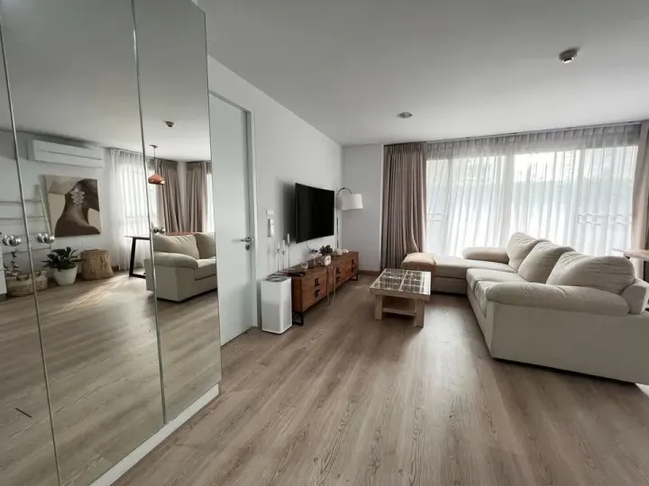 Property photos for The Clover Thonglor