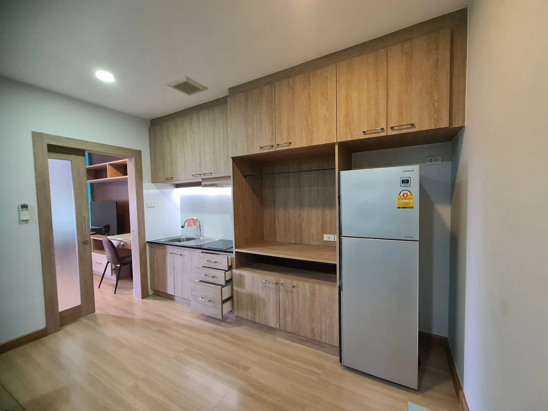 Property photos for Ratchathewi Tower