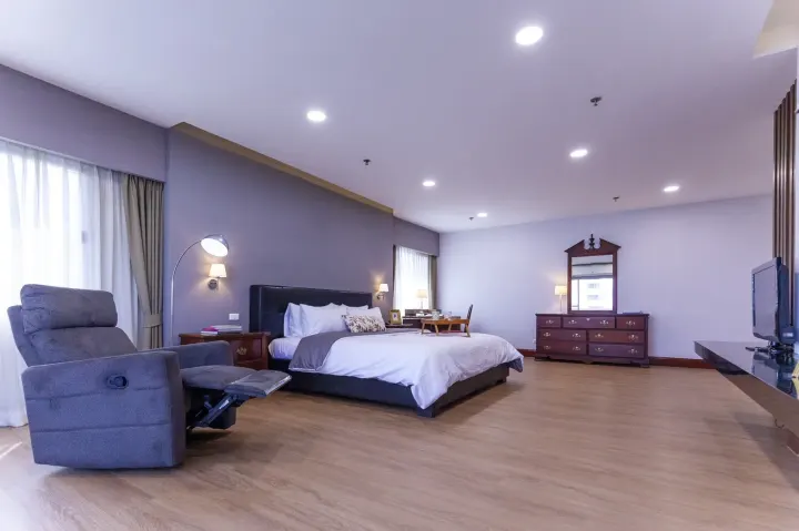 Property photos for 33 Tower