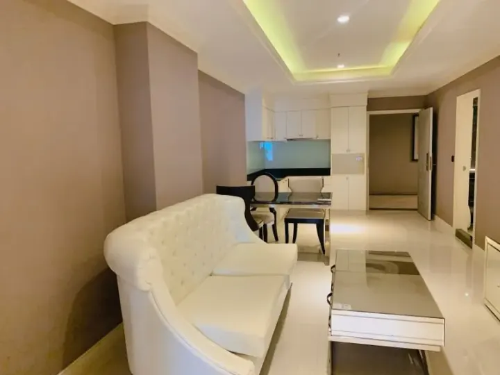 Property photos for State Tower