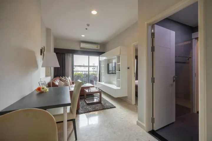 Property photos for The Crest Sukhumvit 34
