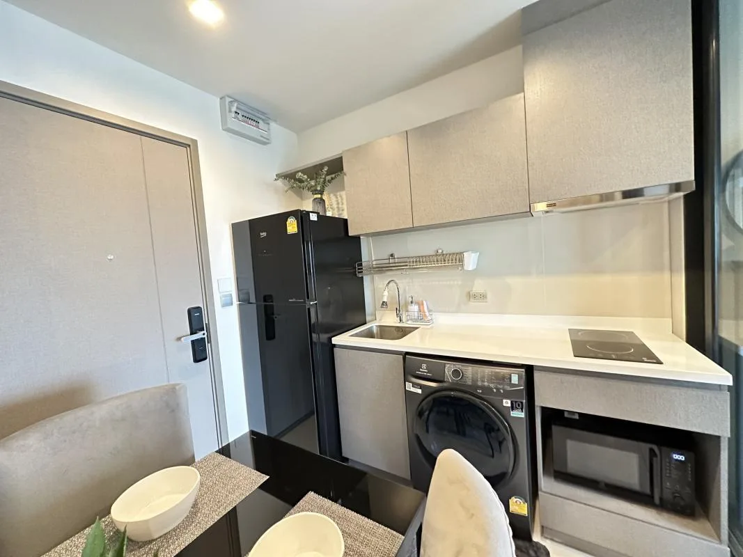Property photos for Life Asoke Hype