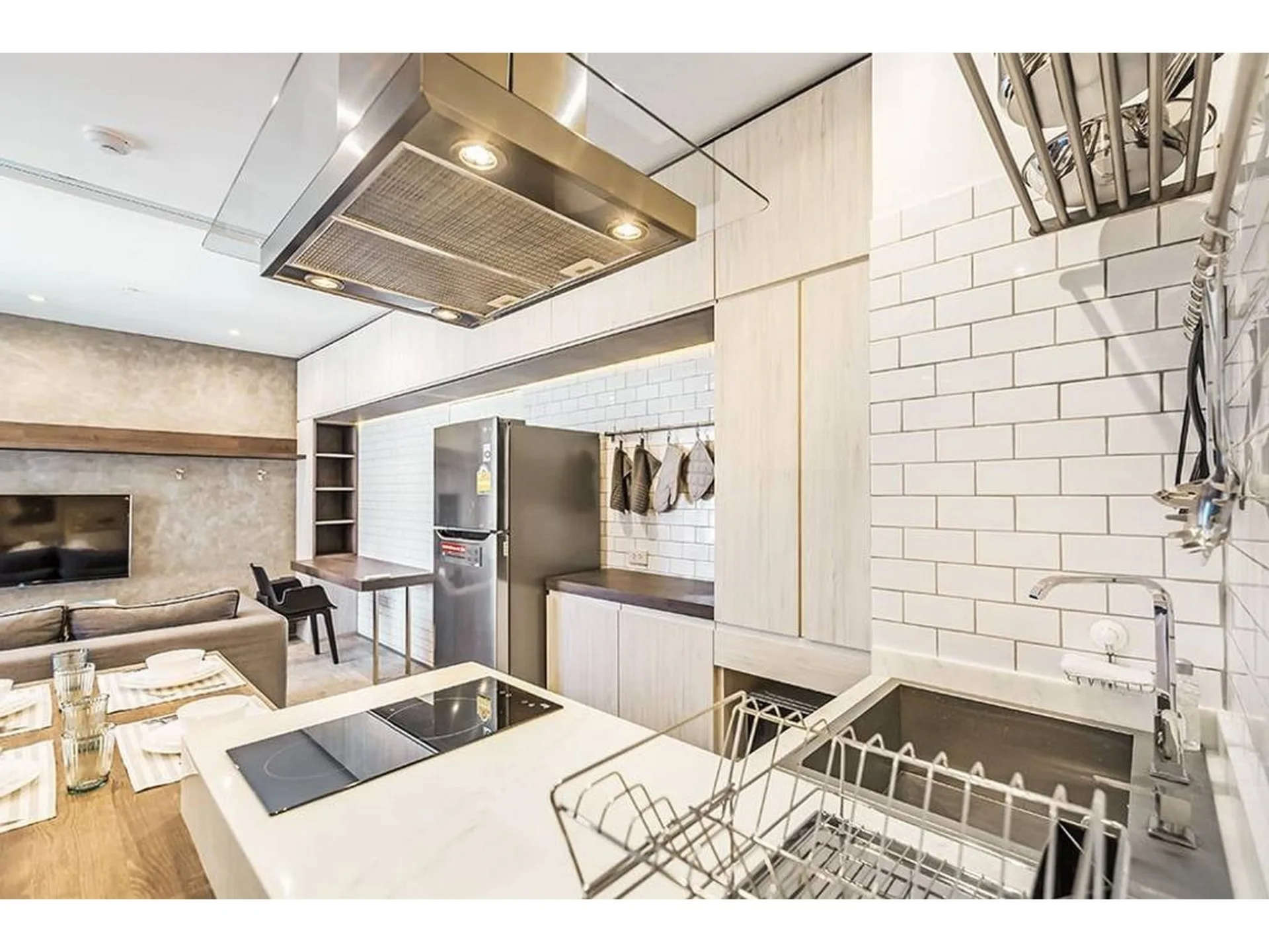 Property photos for Pathumwan Resort
