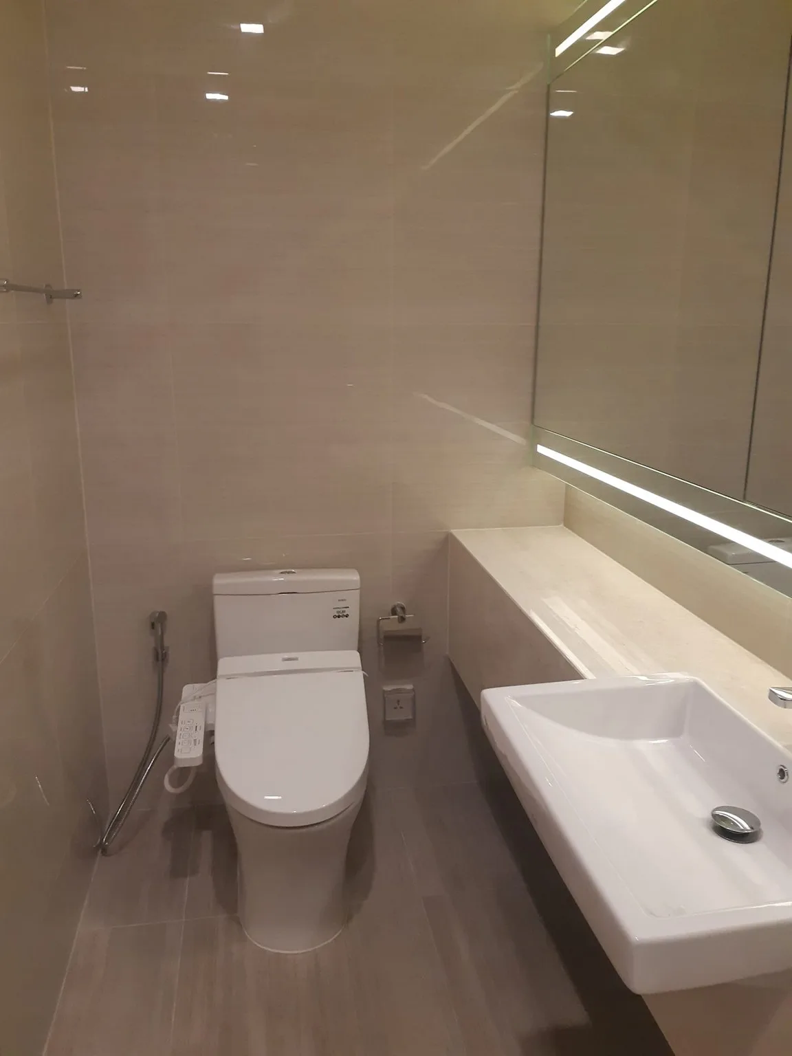 Property photos for Noble BE 33
