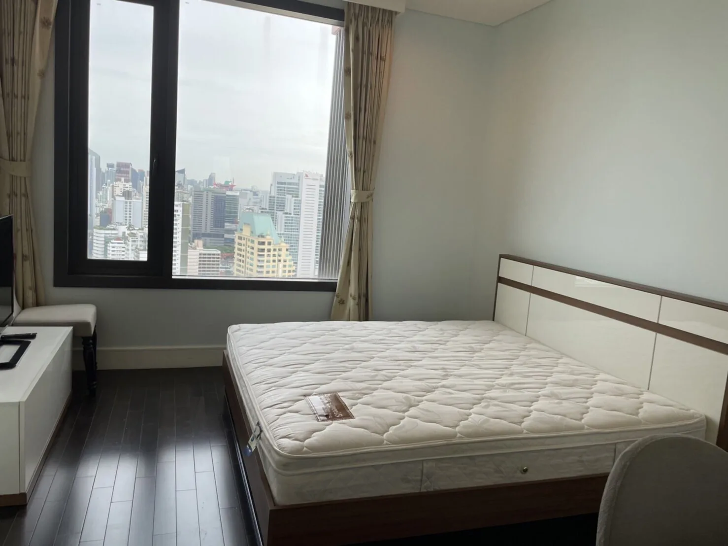 Property photos for Aguston Sukhumvit 22