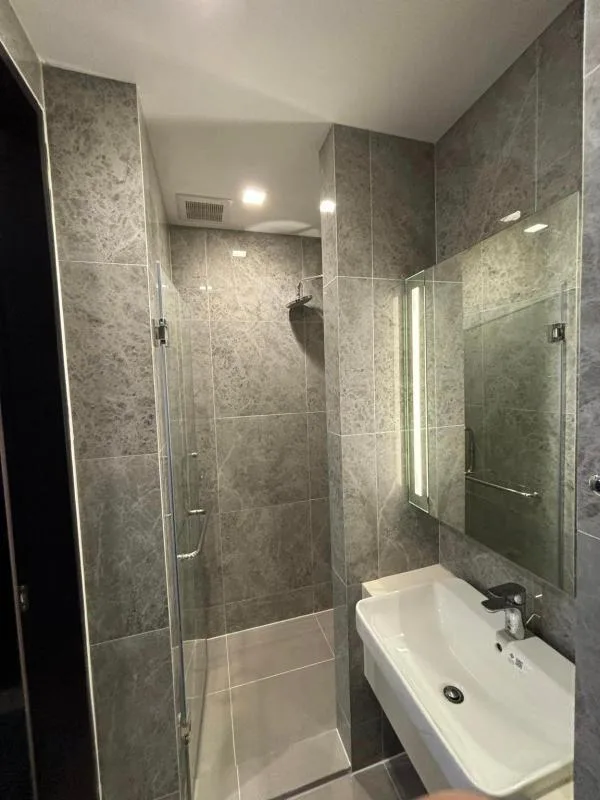 Property photos for Noble Around Ari