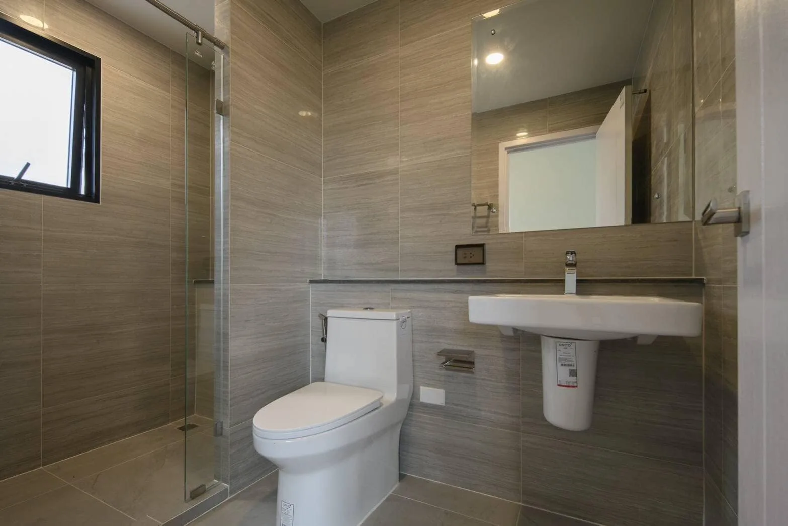 Property photos for Grand Britania Wongwaen Ramindra