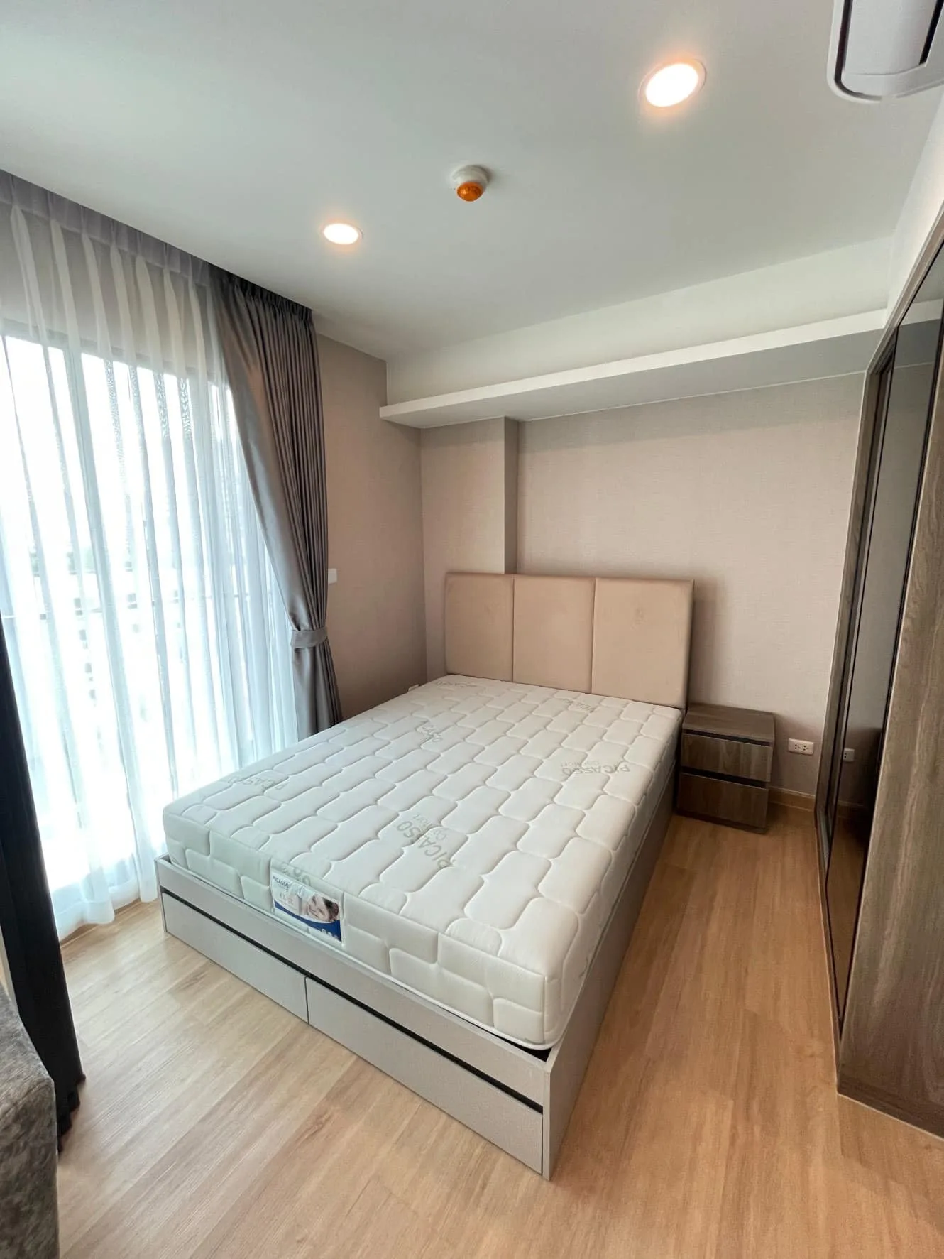 Property photos for Lloyd Soonvijai-thonglor