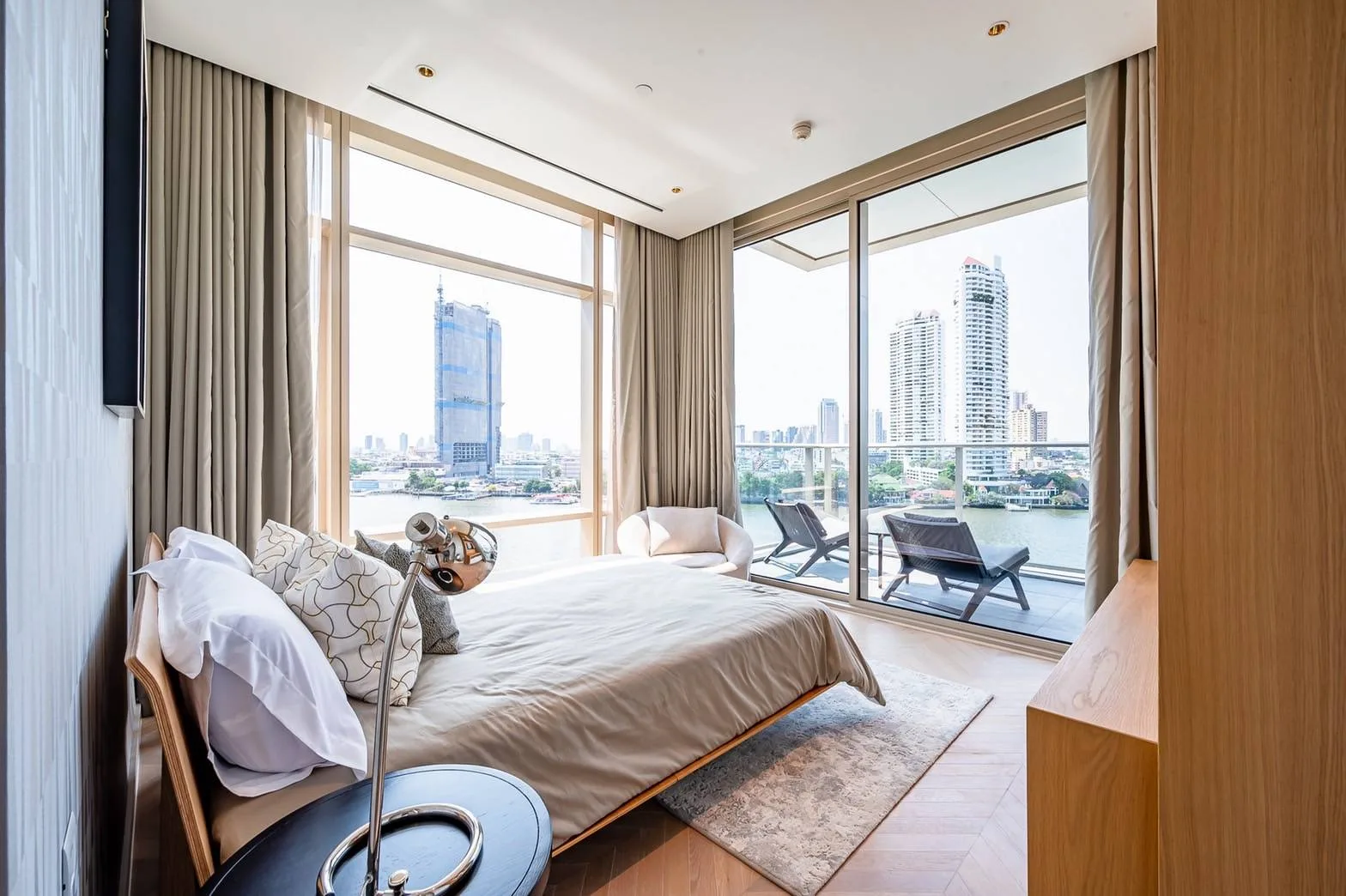 Property photos for Four Seasons Private Residences Bangkok
