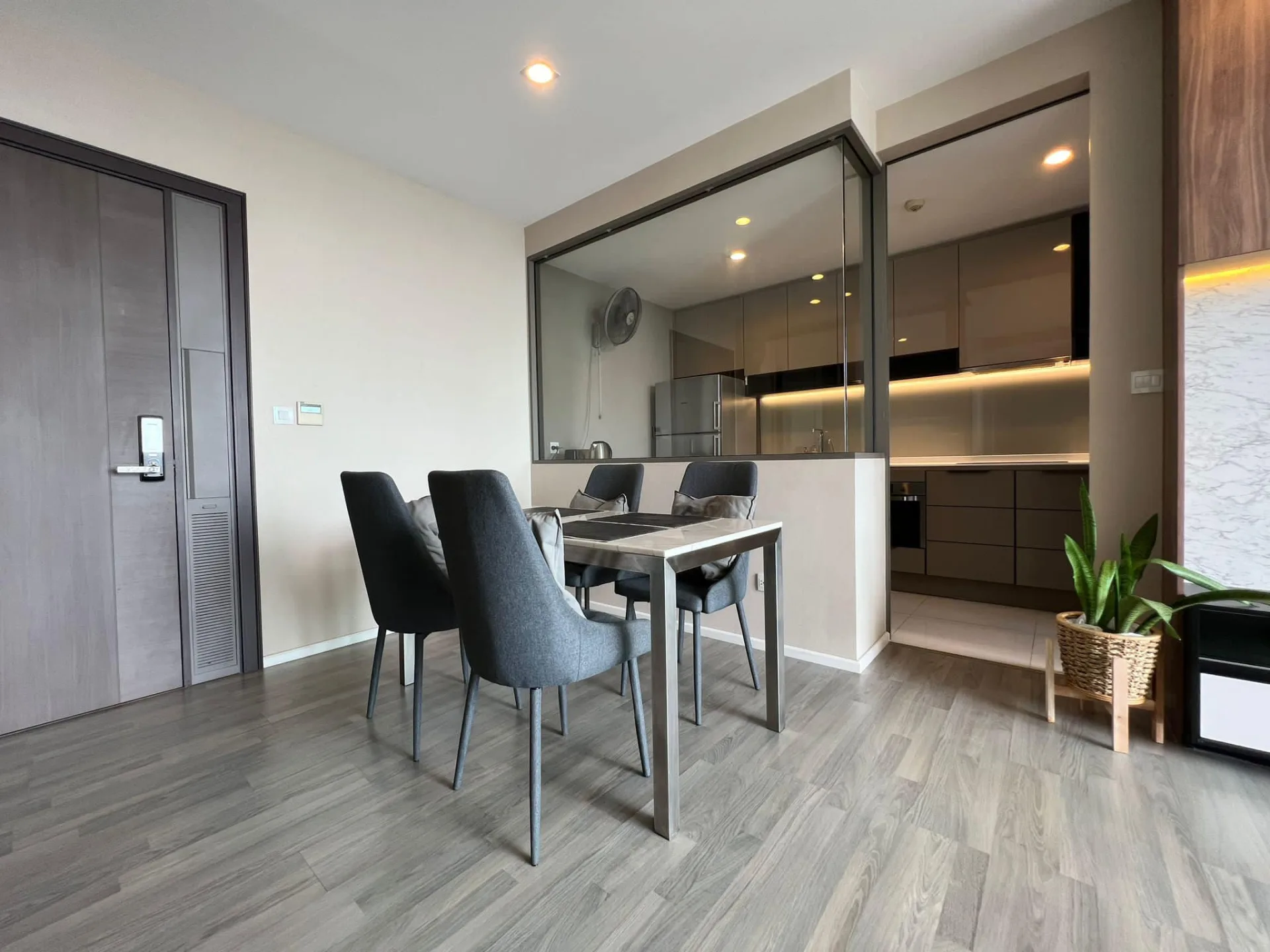 Property photos for 333 Riverside