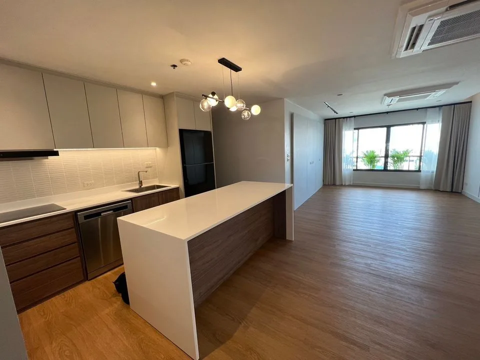 Property photos for Baan Ploenchit