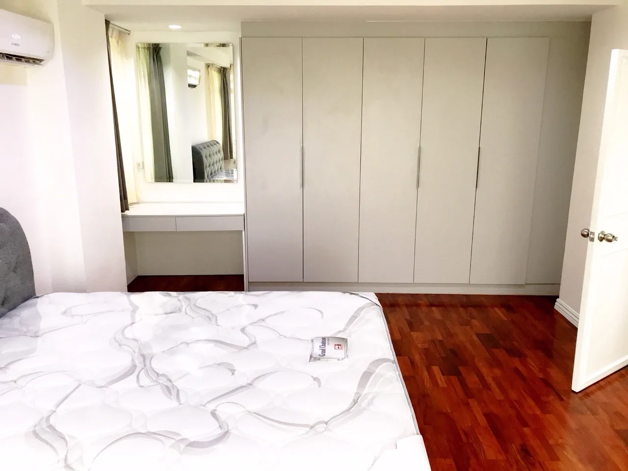 Property photos for Thonglor Garden