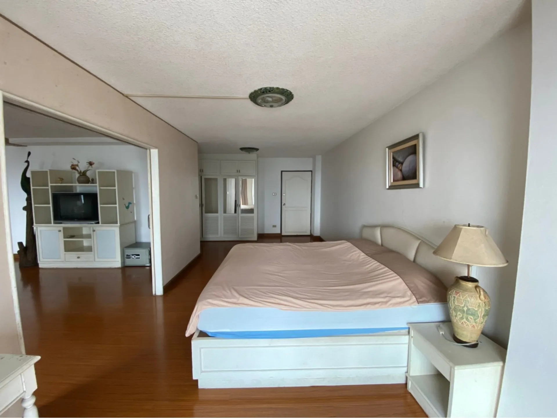 Property photos for 38 Mansion