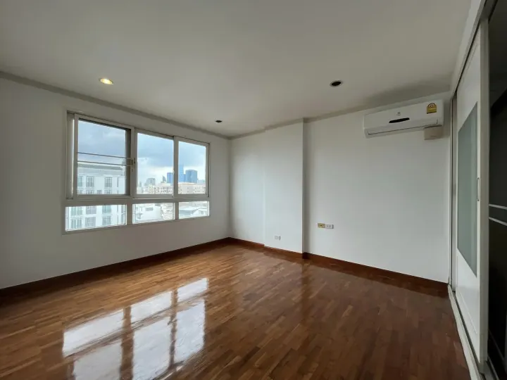 Property photos for Baan Siri Sathorn