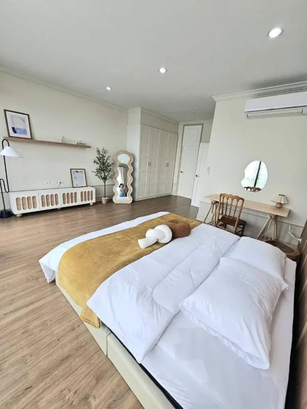 Property photos for Baan Klang Muang Rama 9