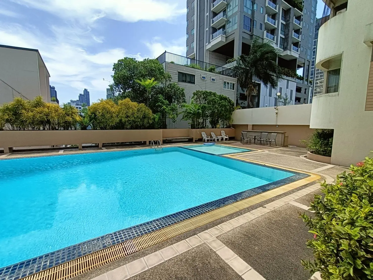 Property photos for Tongtip Mansion