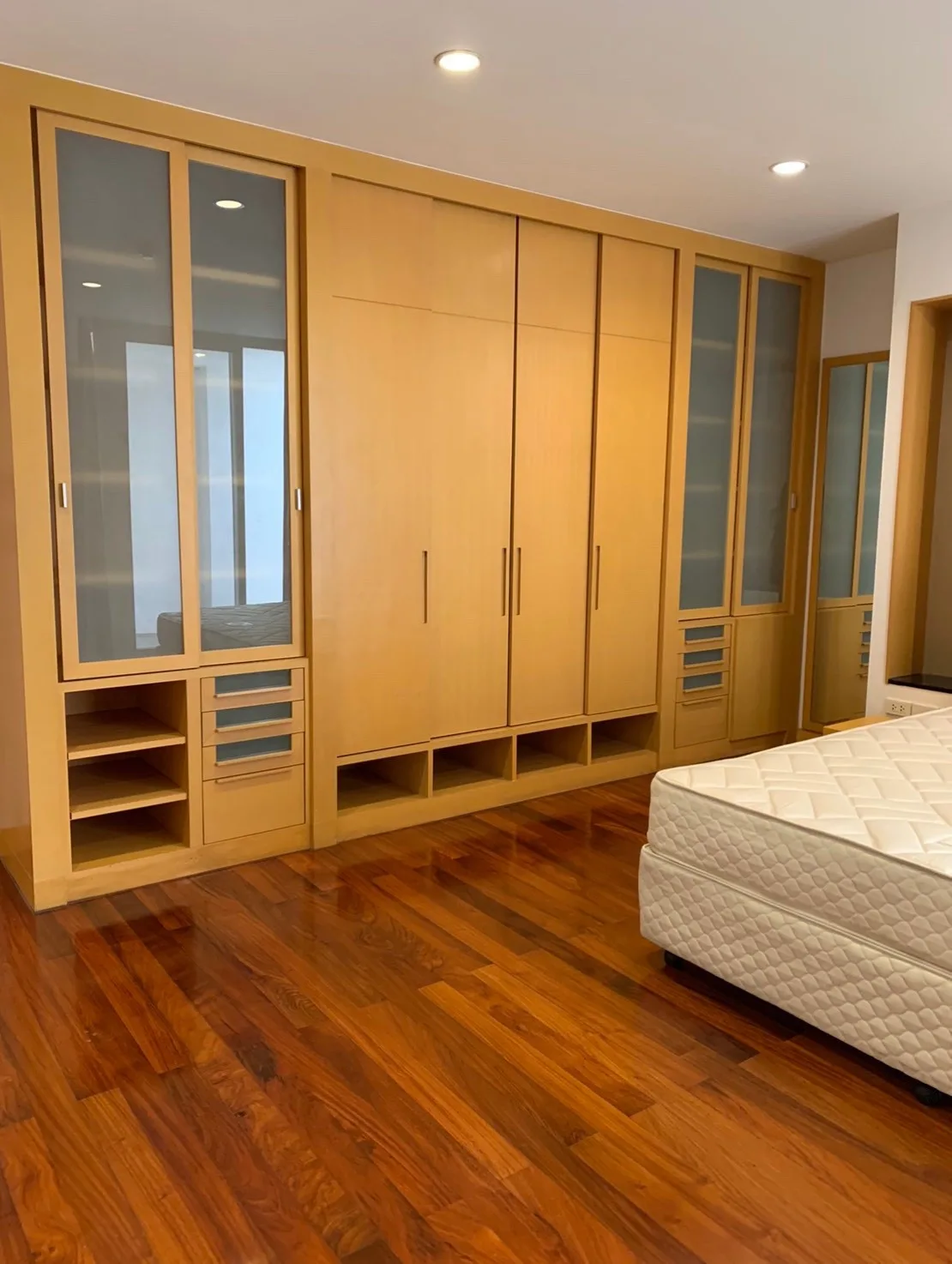 Property photos for Ekamai Gardens (shama Ekamai)