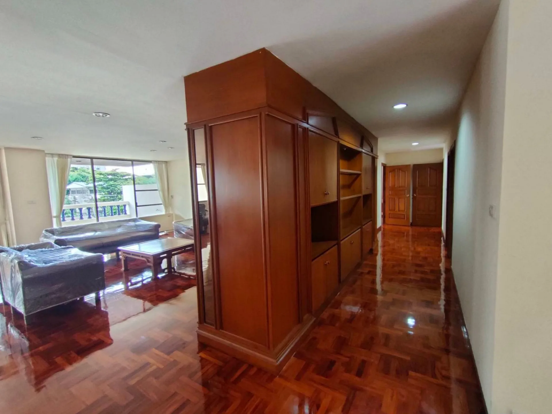 Property photos for Sriratana Mansion 1