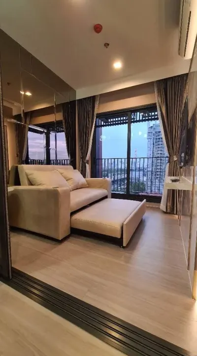 Property photos for Life Asoke Hype