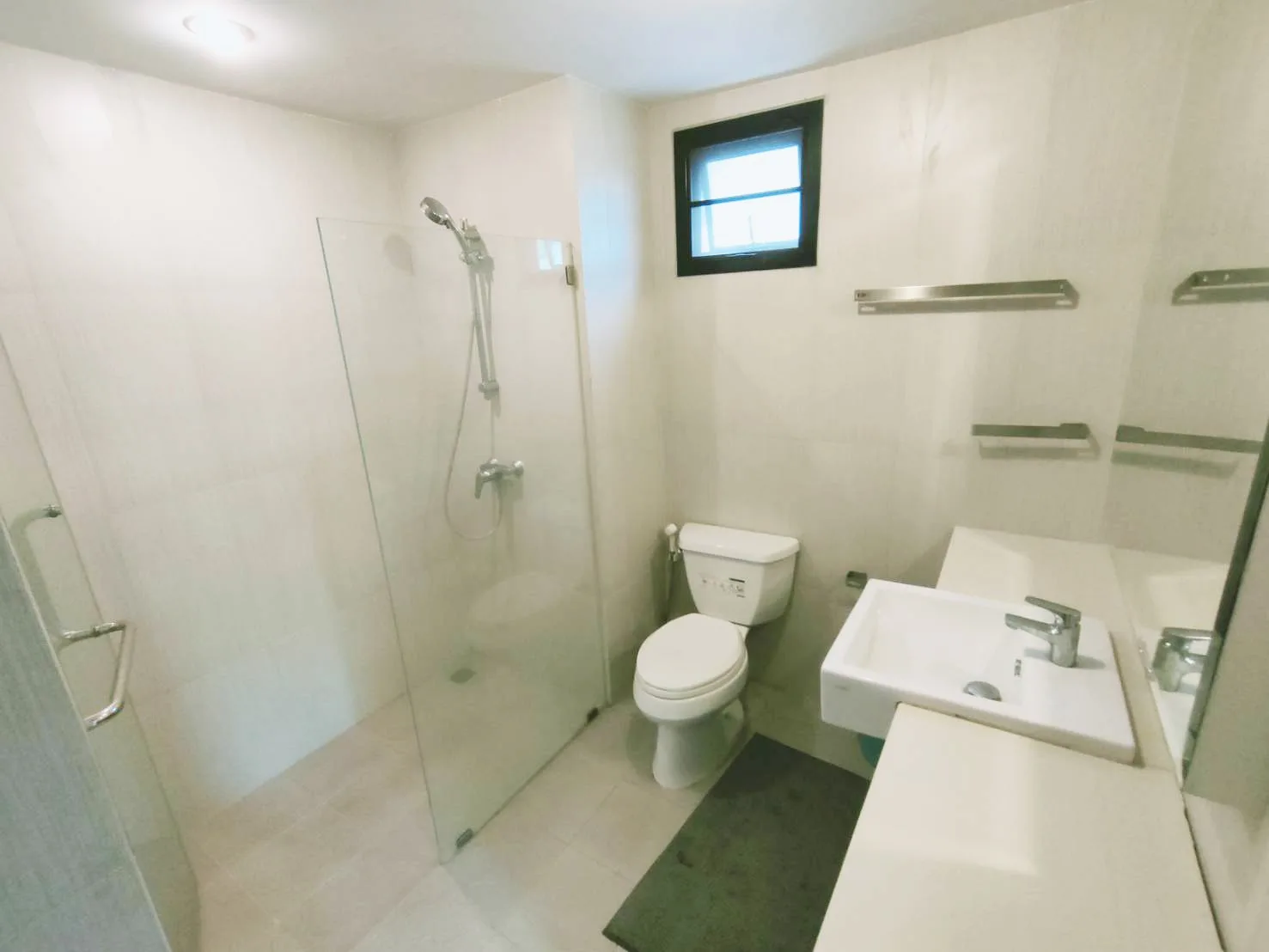 Property photos for Zenith Place Sukhumvit 42