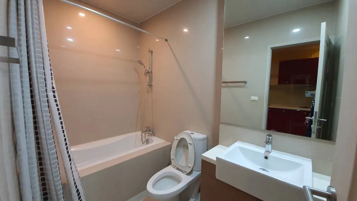 Property photos for Noble Refine