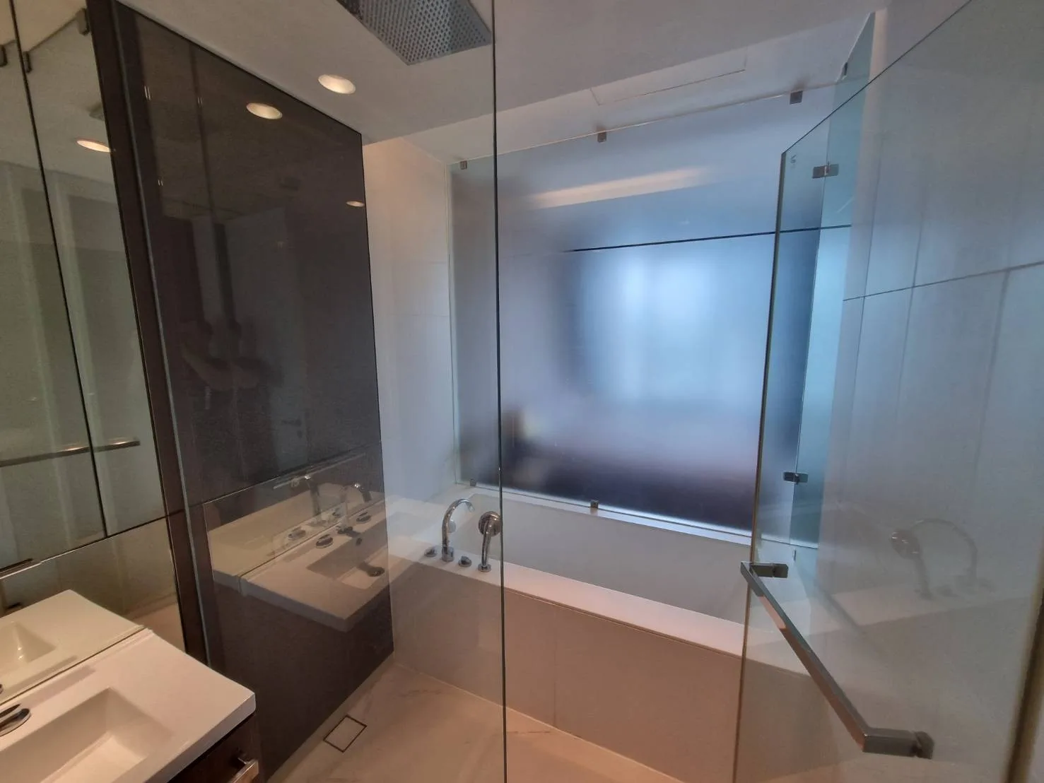 Property photos for 185 Rajadamri