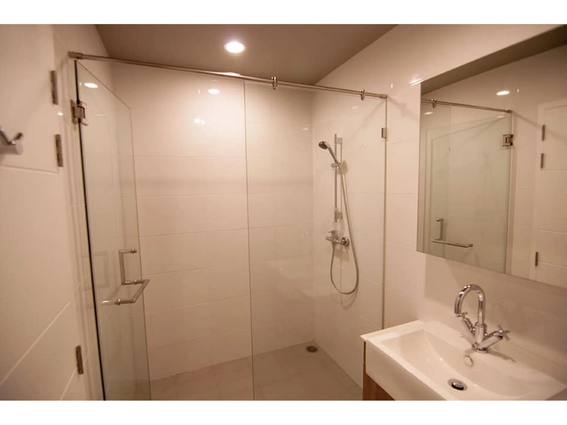 Property photos for Blocs 77