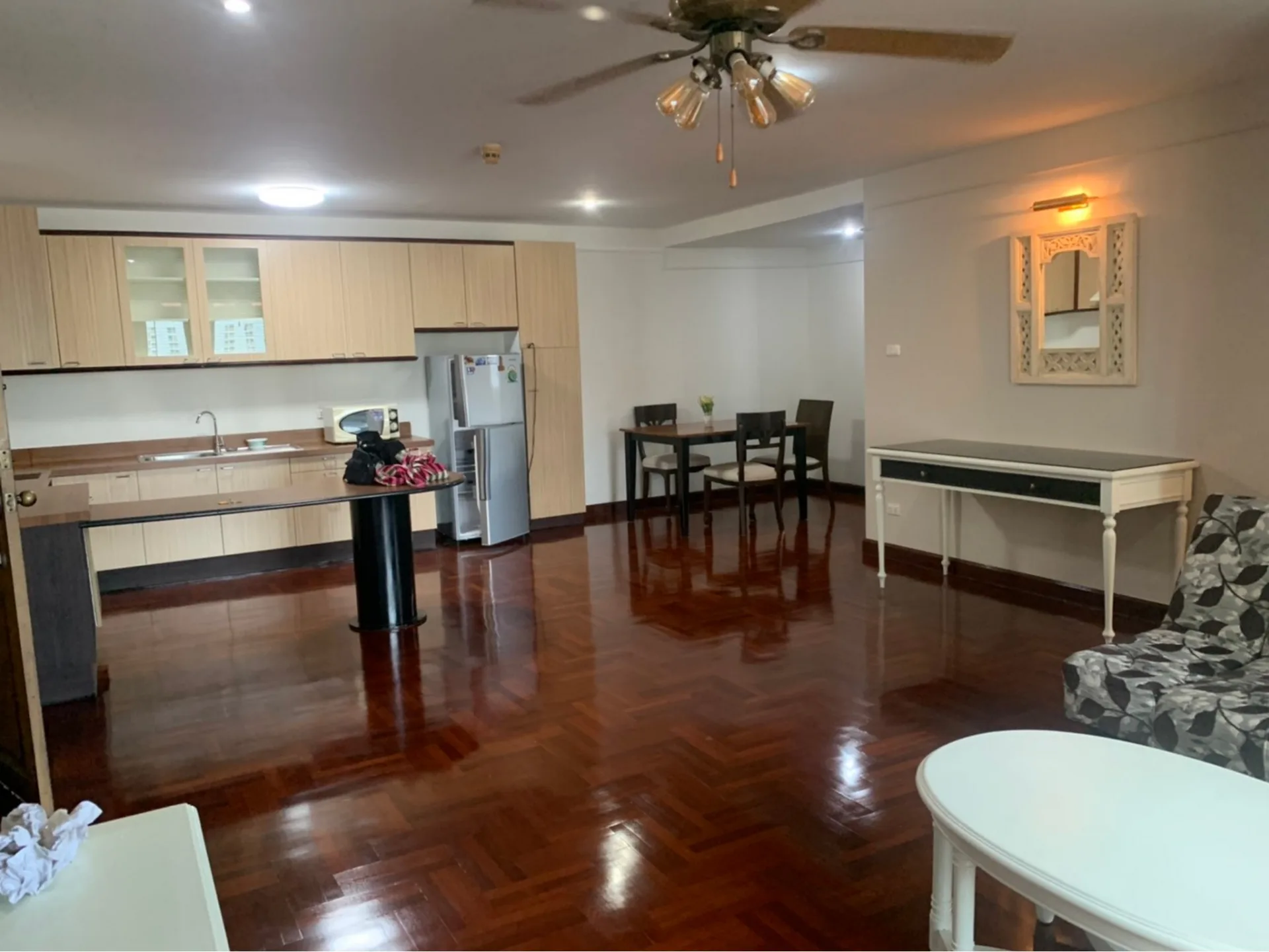 Property photos for Petch 9 Tower