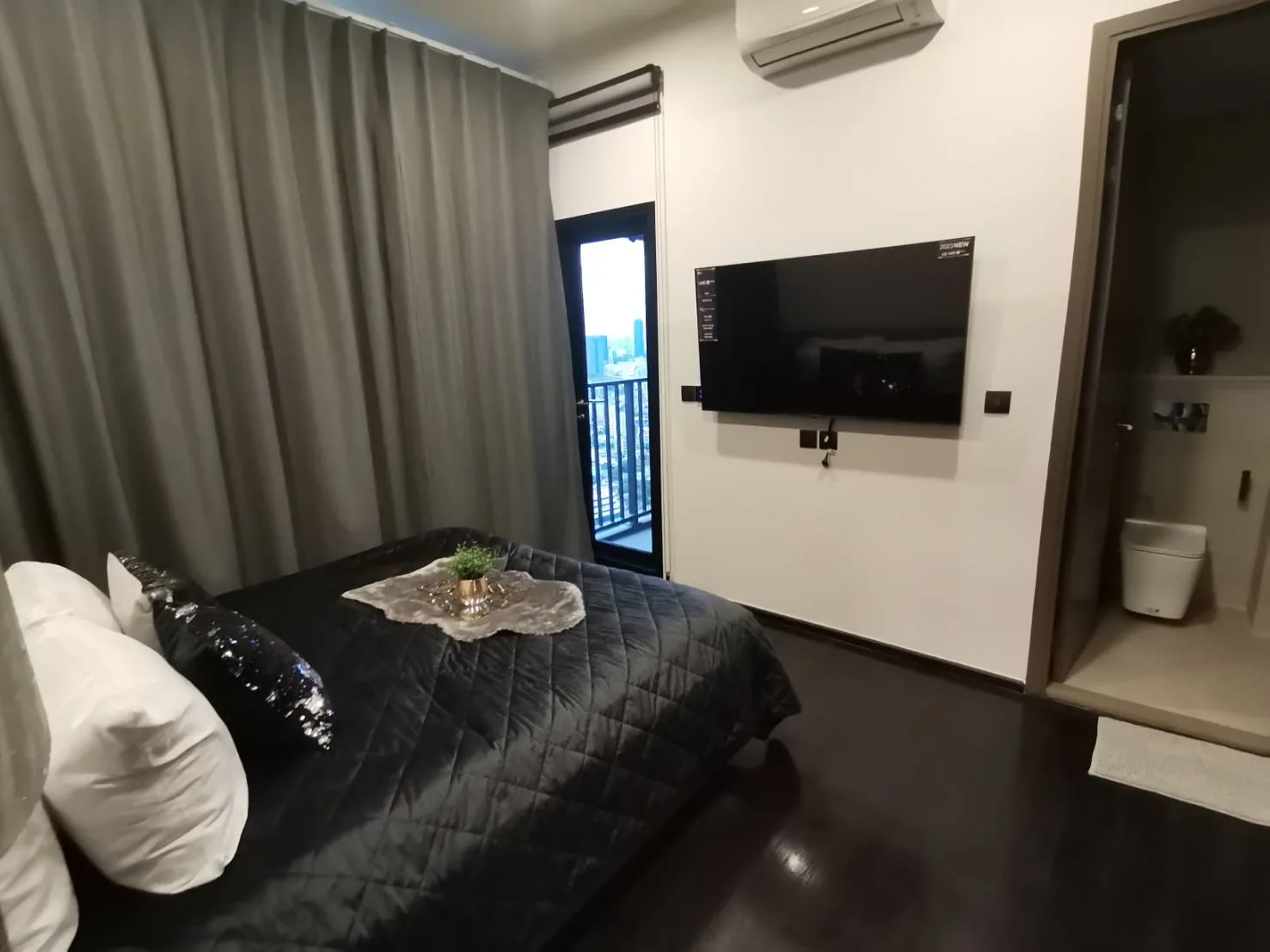 Property photos for Park Origin Thonglor
