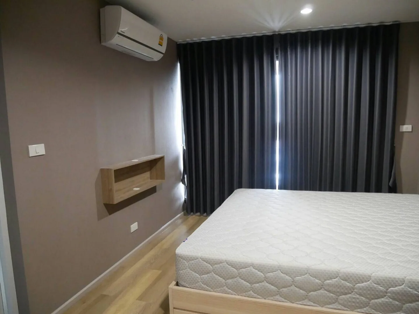 Property photos for State Tower