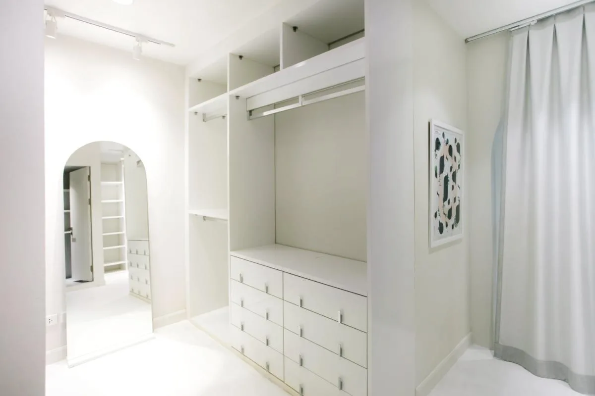 Property photos for Navin Court