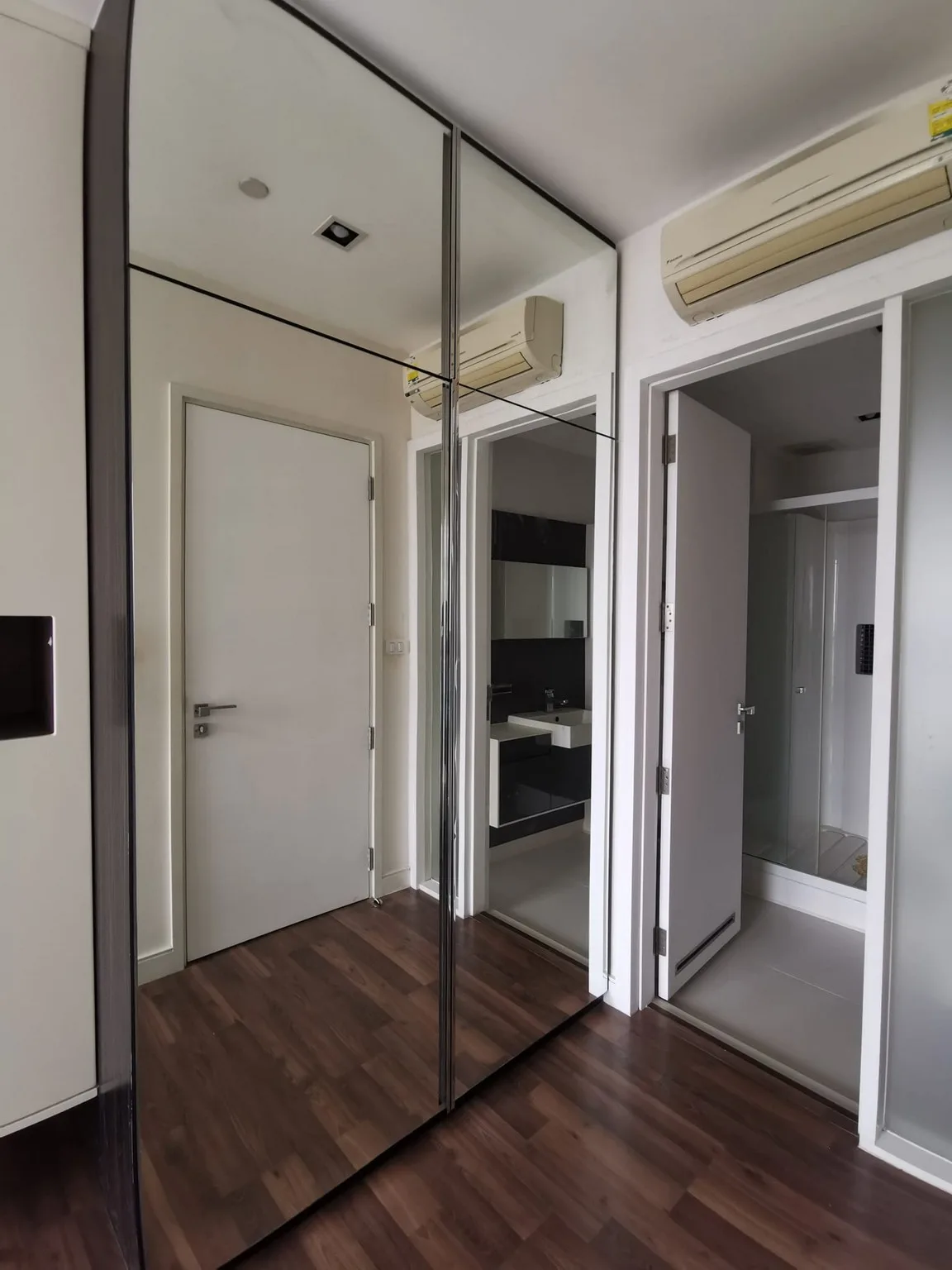 Property photos for The Room Sukhumvit 62