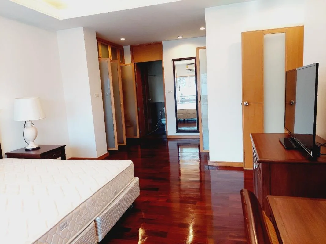 Property photos for Esmeralda Apartments