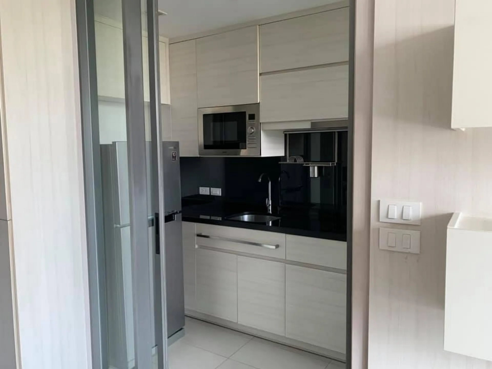 Property photos for The Room Sukhumvit 40