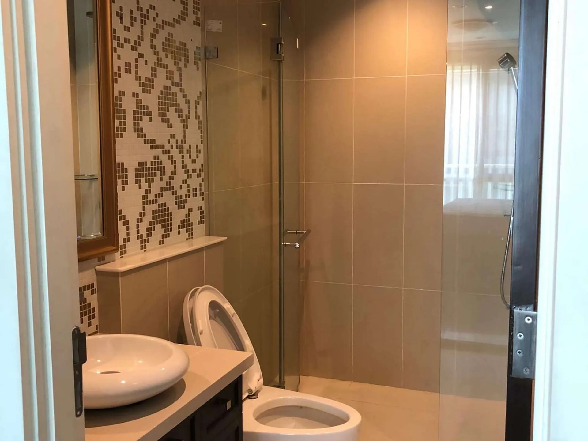 Property photos for Leticia Rama 9