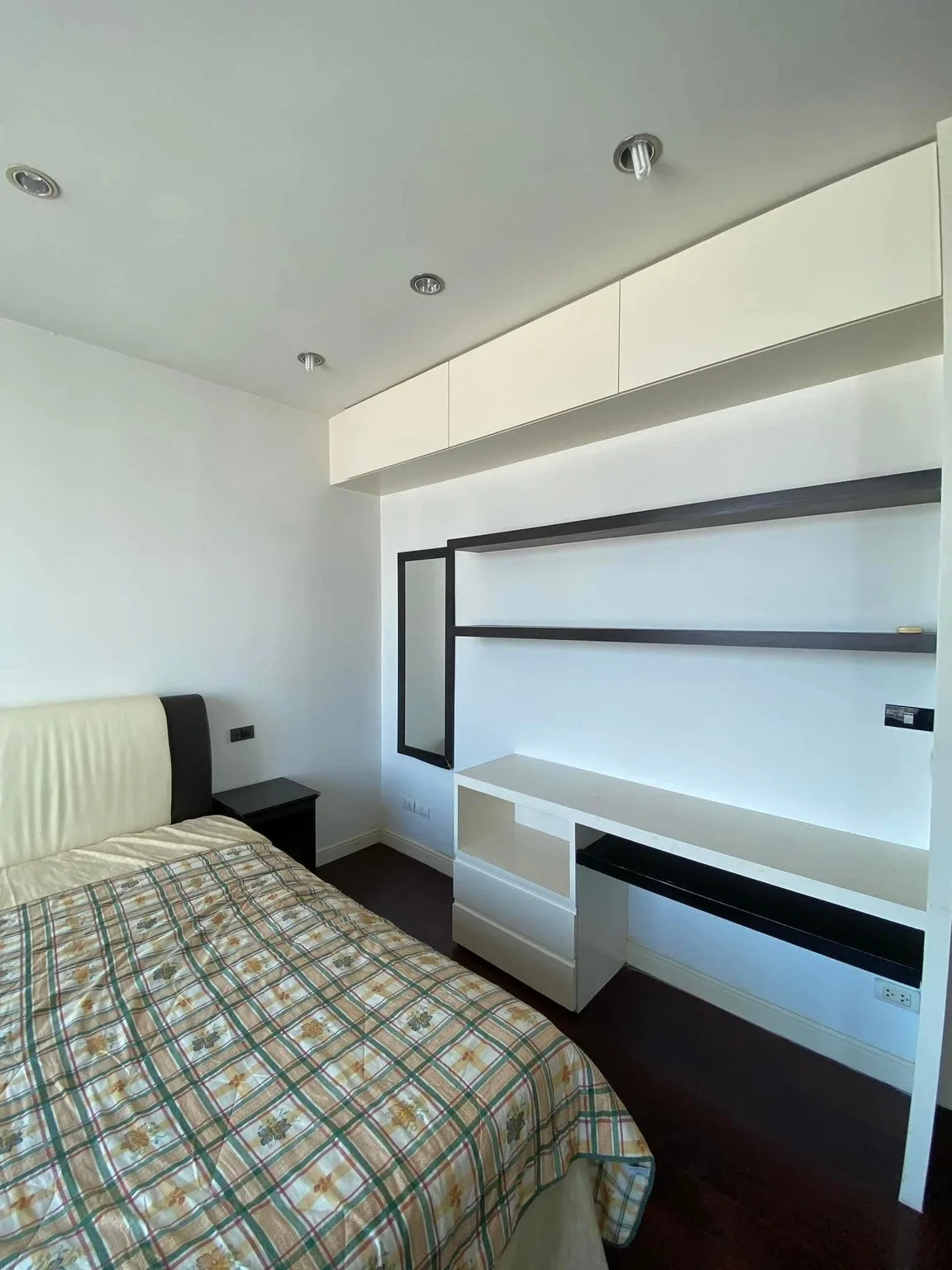 Property photos for MANHATTAN CHIDLOM