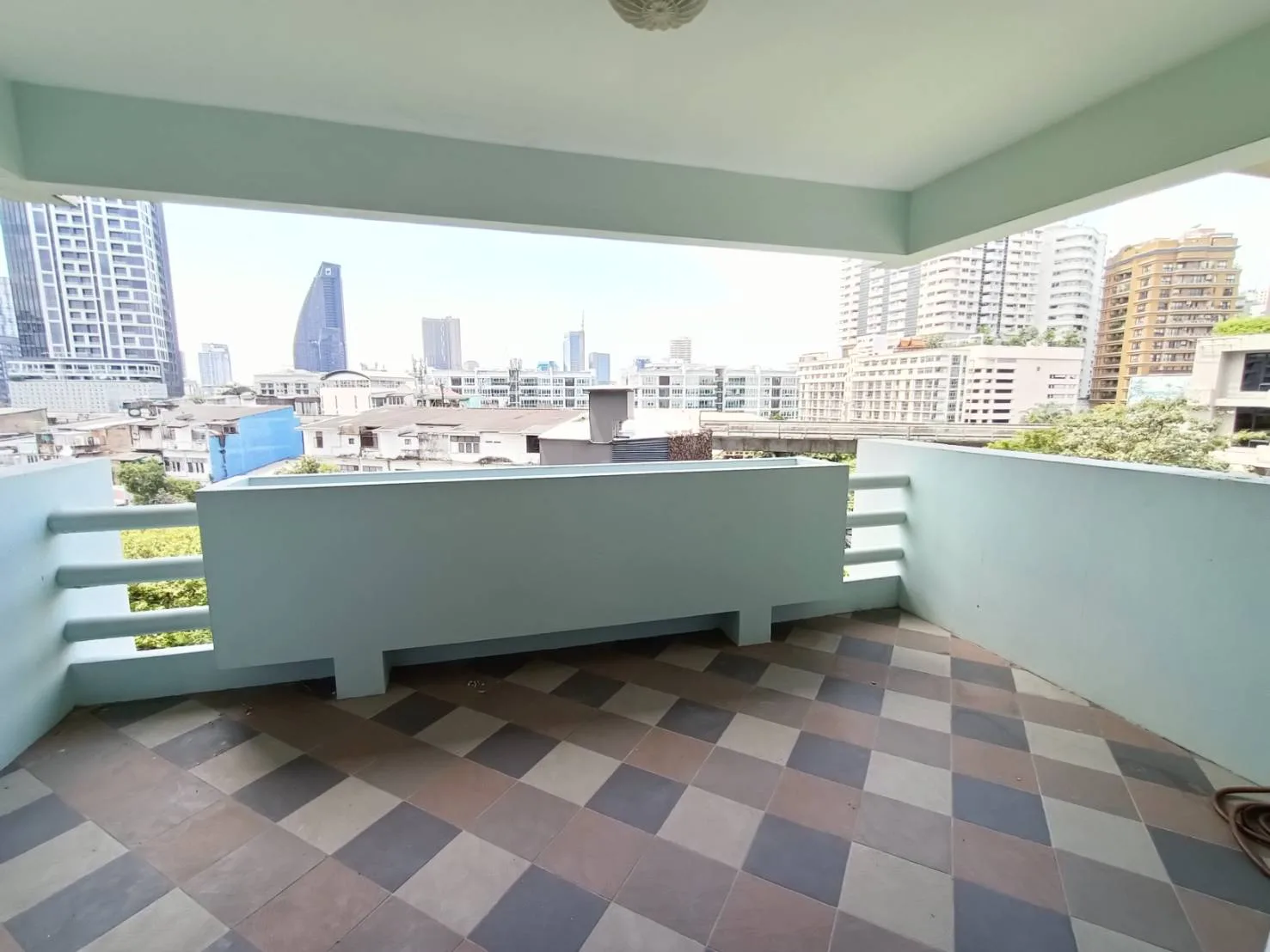 Property photos for Tongtip Mansion